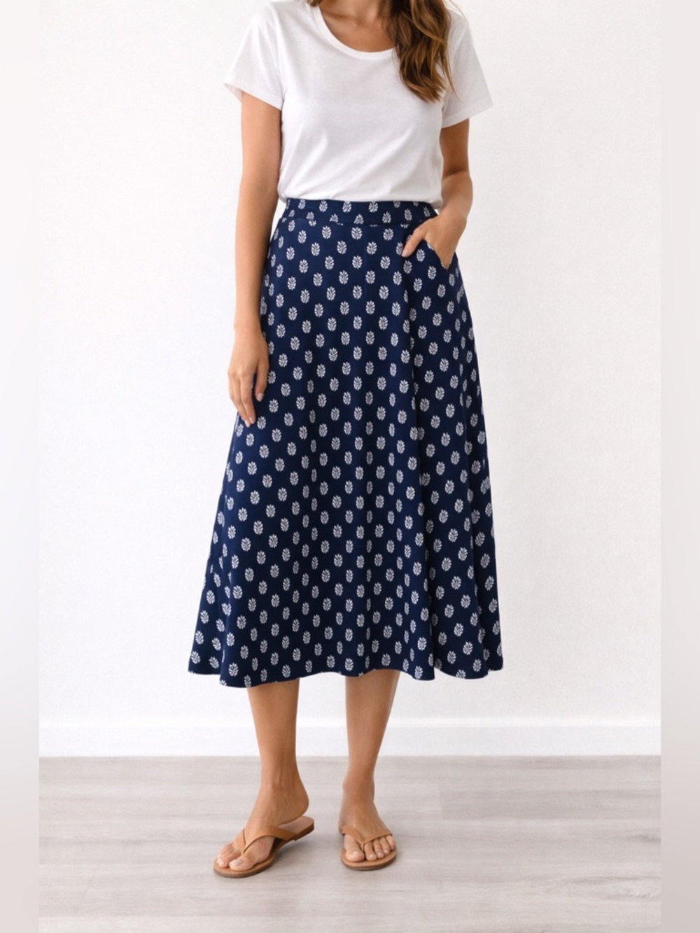 Gilli Navy Blue Floral Print Pull-On Midi Skirt Size Small Flowy Boho Made USA